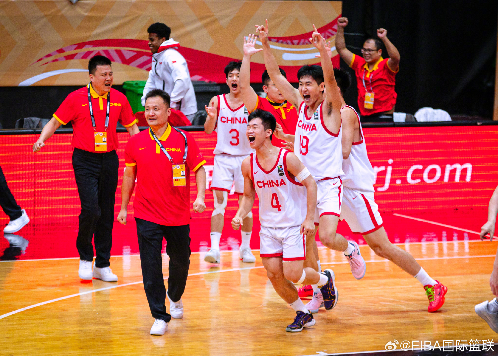 中国U19男篮击败新西兰U19豪取四连胜，五人得分