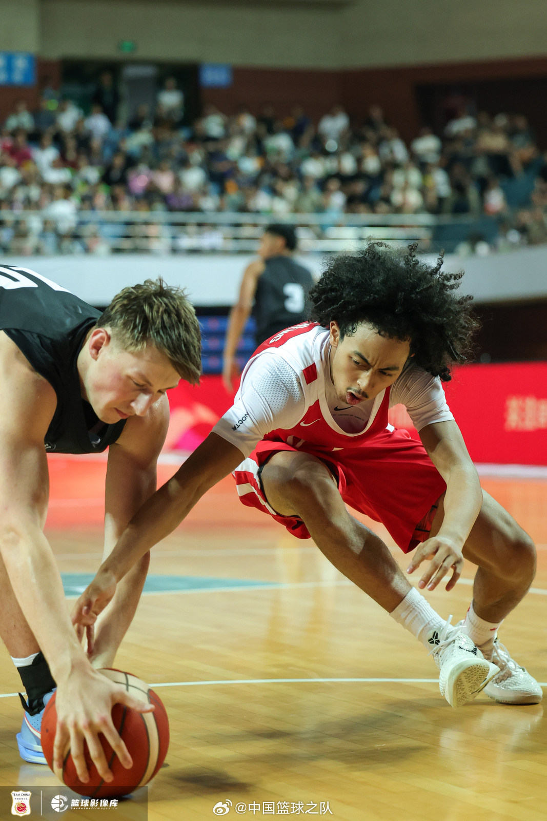 中国U19男篮击败新西兰U19豪取四连胜，五人得分