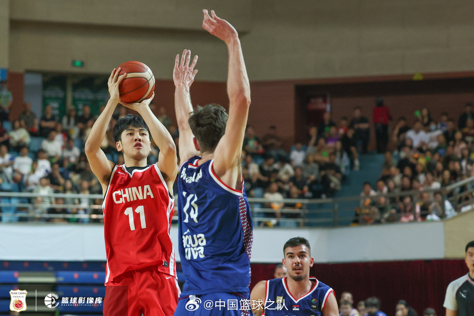 中国U19男篮击败新西兰U19豪取四连胜，五人得分