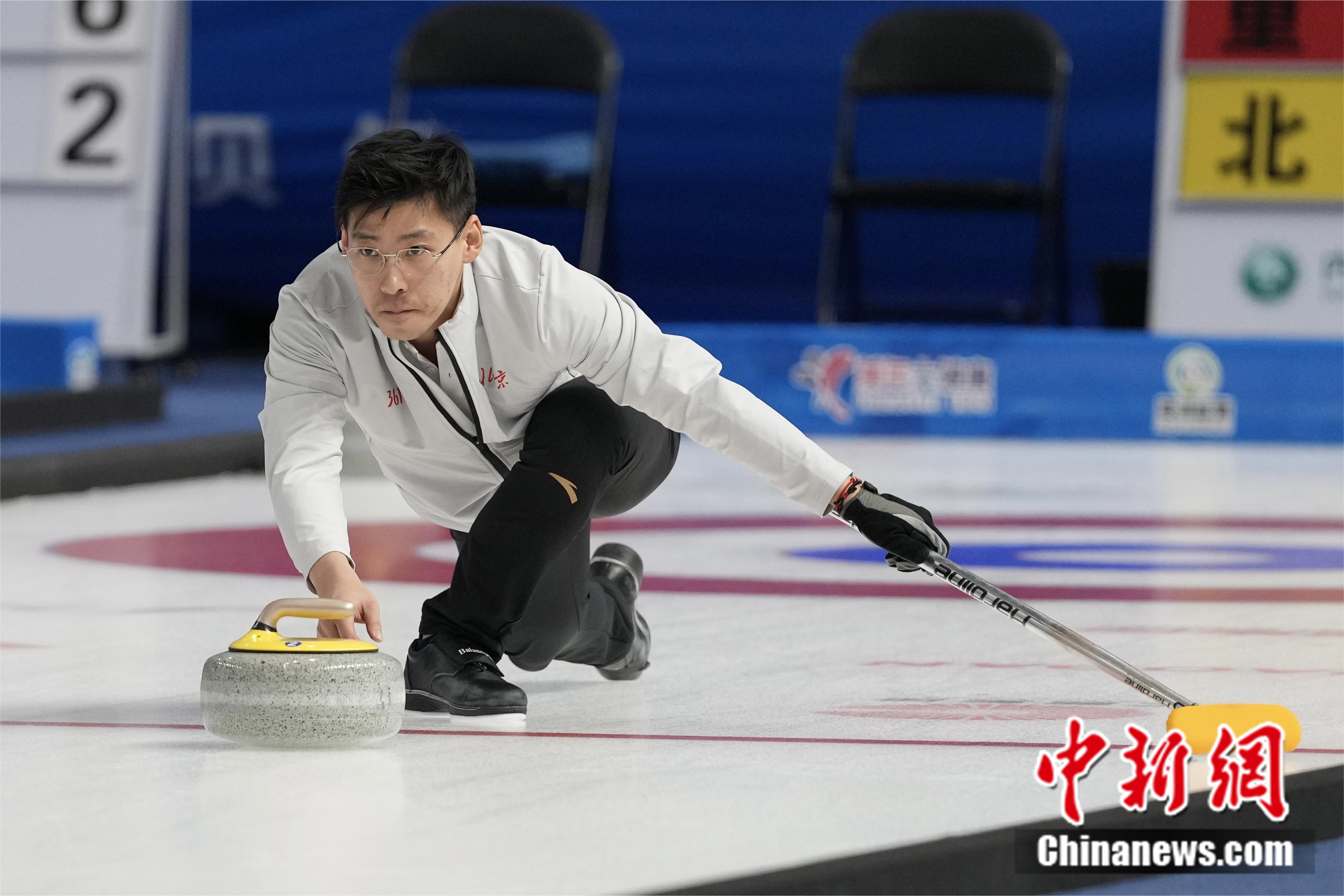 为备战十四冬，凌智放弃春节与家人团聚，三个