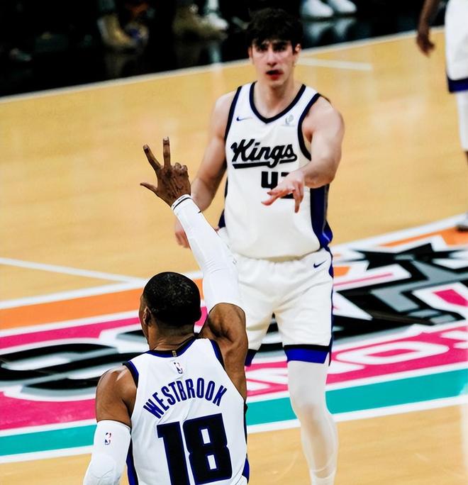 二轮秀雷诺逆袭新秀榜第五，威少助力成关键