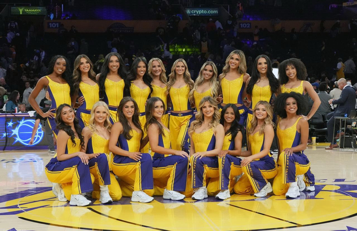 东契奇60分詹姆斯三双 湖人冲击9连胜