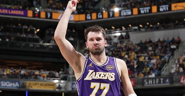 东契奇砍下43分湖人客场力克对手终结连败